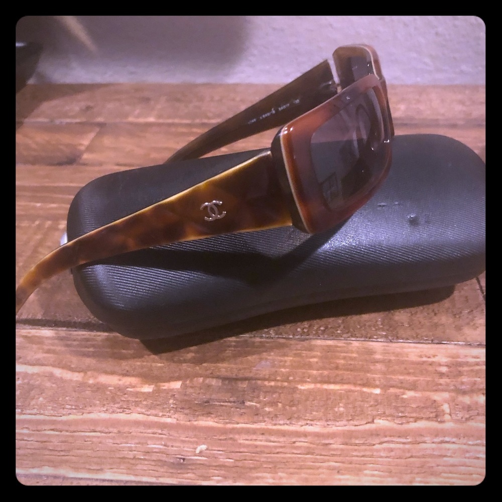 Authentic Chanel sunglasses 🕶